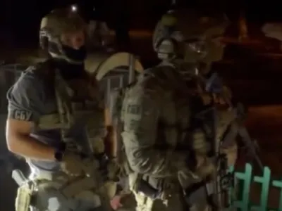 Schimb de focuri între serviciile secrete GUR şi SBU, pe străzile din Kiev. De la ce ar fi pornit confruntarea