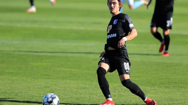 Fotbalist profesionist român, de-abia ajuns în Franţa, este făcut cerşetor profesionist . Foto: Inquam Photos / Stefan Constantin