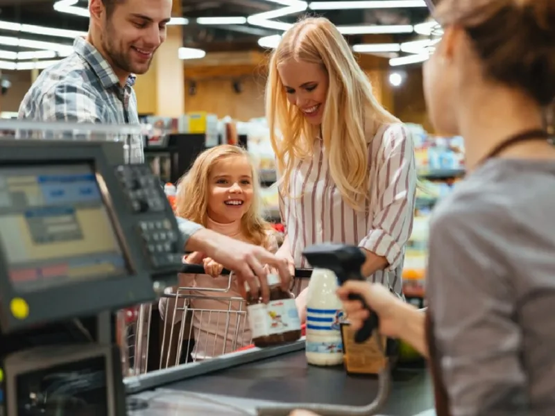 Ce înseamnă codul misterios într-un oval pe ambalajele alimentelor? Oferă informații esențiale - Foto: Freepik.com (rol ilustrativ)