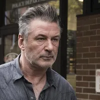 Alec Baldwin victimă a unui incident similar cu cel în care a murit Brandon Lee/Foto: hoolywoodnews