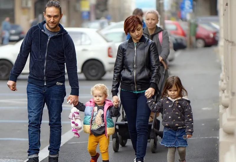 Părinții sunt sfătuiți să aibă grijă la infecțiile respiratorii la întoarcerea copiilor la școală. Ar putea fi Covid-19 - Foto: Pixabay.com (rol ilustrativ)
