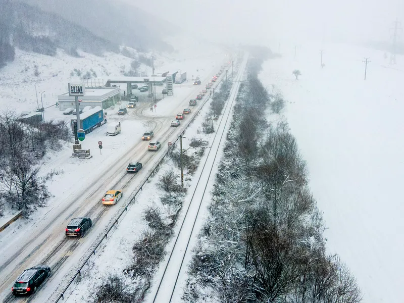 Traficul rutier este "sugrumat" pe DN1. Se întorc turiștii de la munte. Care sunt rutele alternative - FOTO: Inquam Photos / Casian Mitu