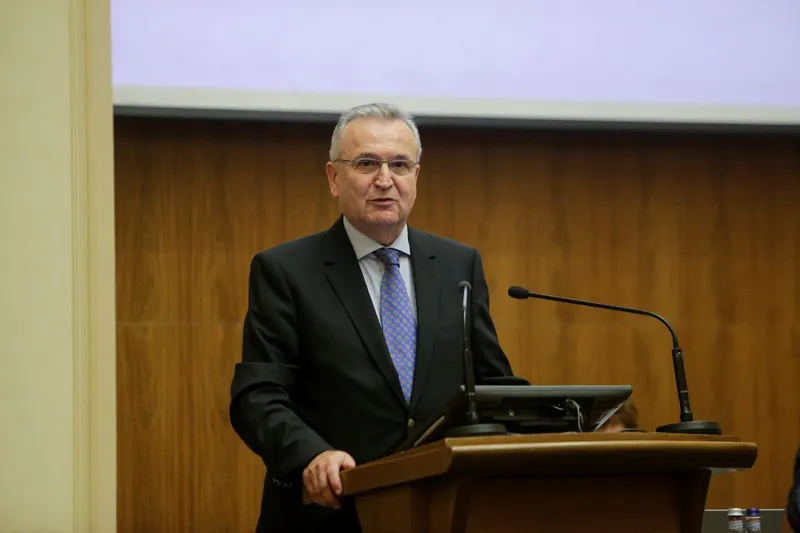 Vasile Puşcaş, fost negociator şef al Rom&acirc;niei la UE - Foto: INQUAM PHOTOS/George Călin