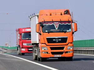 Tiruri pe Autostrada Soarelui/FOTO: cugetliber.ro