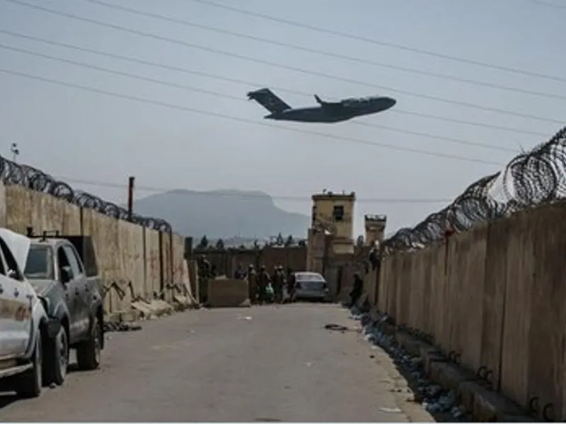 Ultimul avion militar american a decolat de la Kabul. FOTO: Twitter