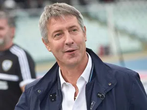 CFR Cluj are un nou antrenor, după ce Dan Petrescu a ales o destinație exotică - Foto: gsp.ro