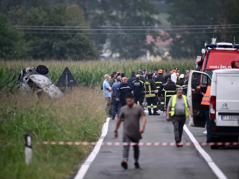 Un avion al celebrei escadrile Frecce Tricolori a căzut la Torino. O fetiță de 5 ani a murit - Foto: Profimedia Images