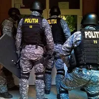 Polițiștii efectuează șase percheziţii în Ilfov şi Bucureşti, într-un dosar privind decontări ilegale de la CAS. / Foto: observatornews.ro