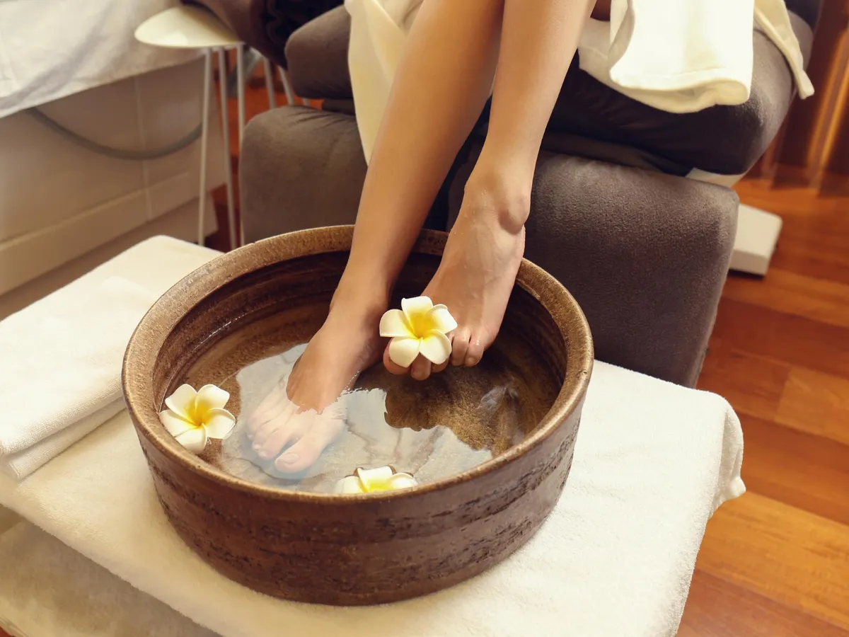 Vas cu apă caldă pentru relaxare - Foto: Freepik (Imagine cu rol ilustrativ)