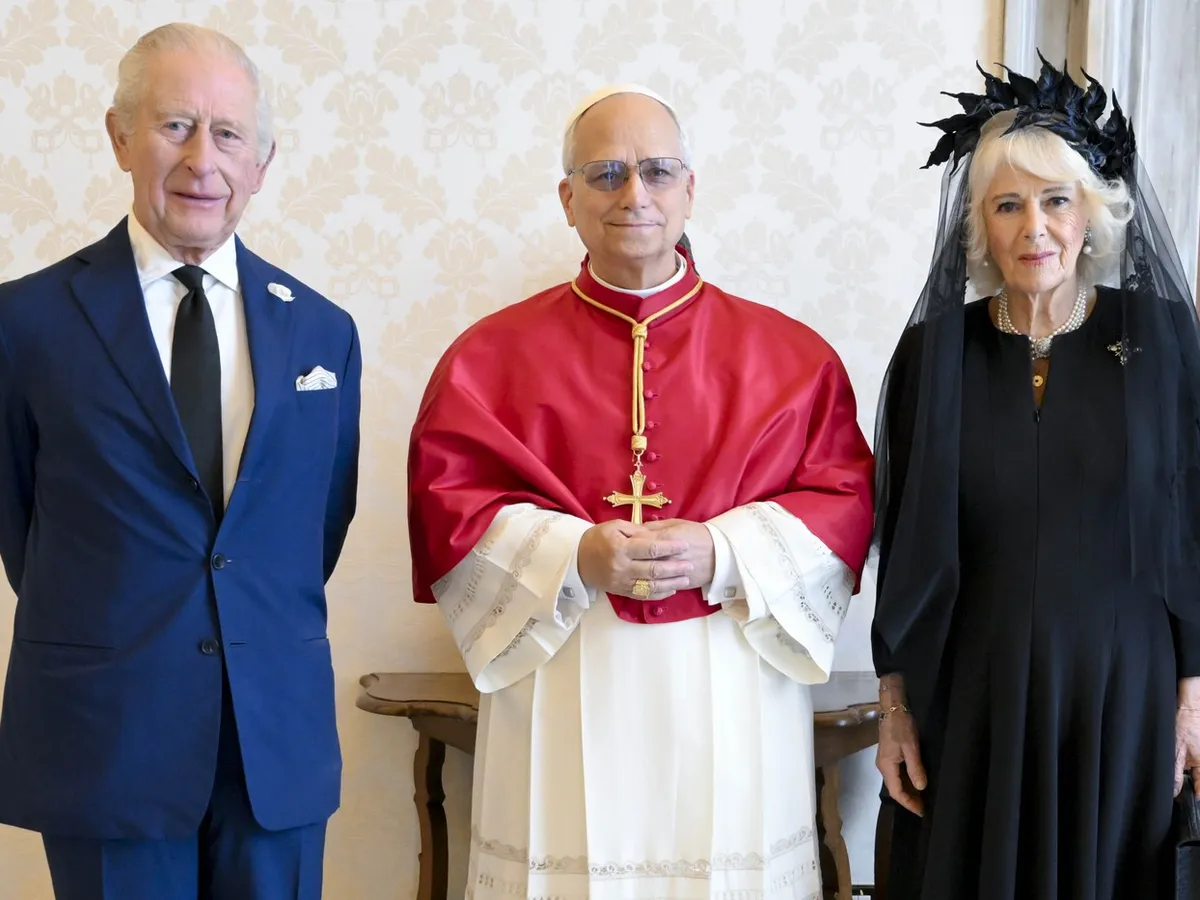 Regele Charles, Papa Leon și regina Camilla - Foto: Profimedia Images