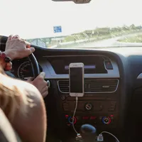 Aplicaţia populară pentru şoferi, cu care aceştia riscă să ia o amendă drastică, la volan - Foto: Pexels/Peter Fazekas