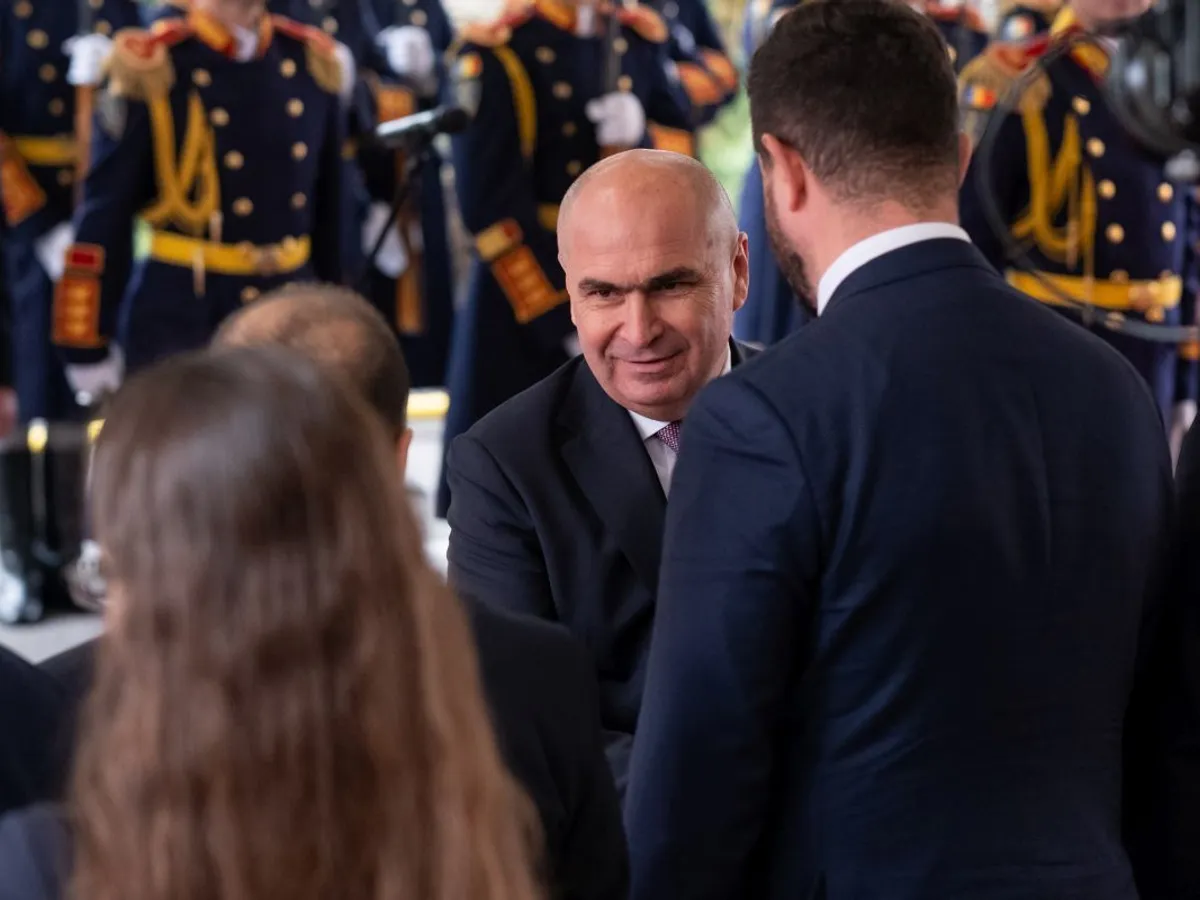 Ilie Bolojan, la primirea oficială a premierului R. Moldova - Foto: INQUAM PHOTOS/Alexandru Nechez