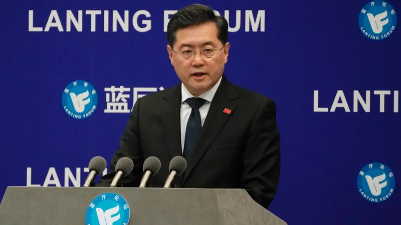 Ministrul de externe chinez, profund îngrijorat că războiul din Ucraina „scapă de sub control” - FOTO: Profimedia Images