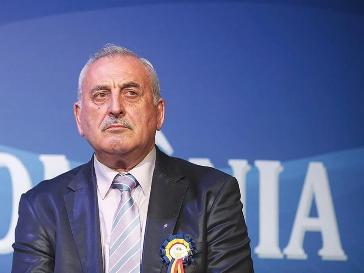 DECIDENȚI Gheorghiță Boțârcă, primarul din
Topoloveni, loial lui Liviu Dragnea, a luat-o consilieră pe o membră a unei secții de vot, care a fost condamnată pentru fraudă