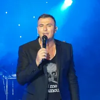 Grecul Remos vine în România şi cântă cu 100 de instrumentişti, pe malul mării - Foto: Wikipedia/Erud/CC BY 3.0