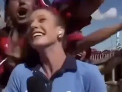 ”Revoltător”: transmitea în direct de lângă stadion și nu a văzut inițial ”momentul șocant” din spatele ei!