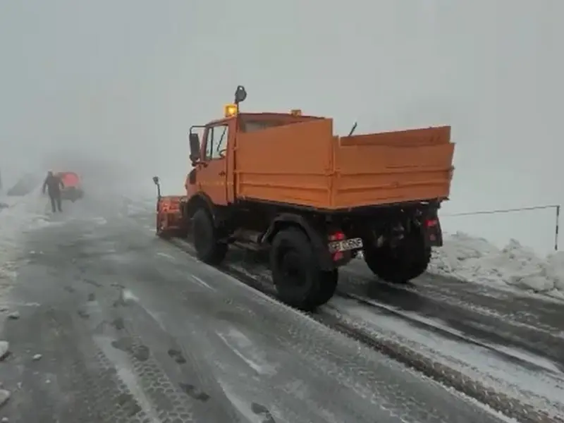 Mai multe sectoare de drum de pe Transfăgărășan și Transalpina, închise. / Foto: captură video