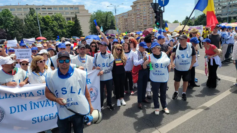Guvernul oferă profesorilor greviști o creștere de 1.500 lei/lună. - Foto: Facebook