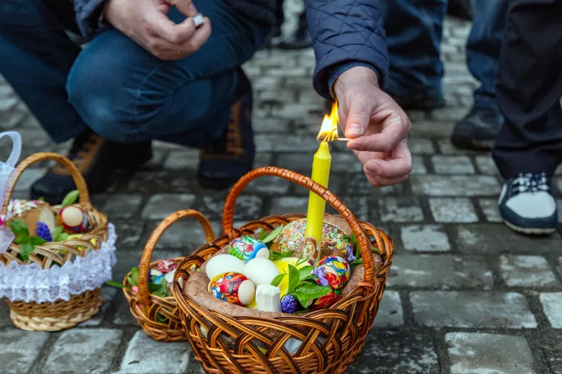 Coș de Paște la biserică - Foto: Freepik (Imagine cu rol ilustrativ)