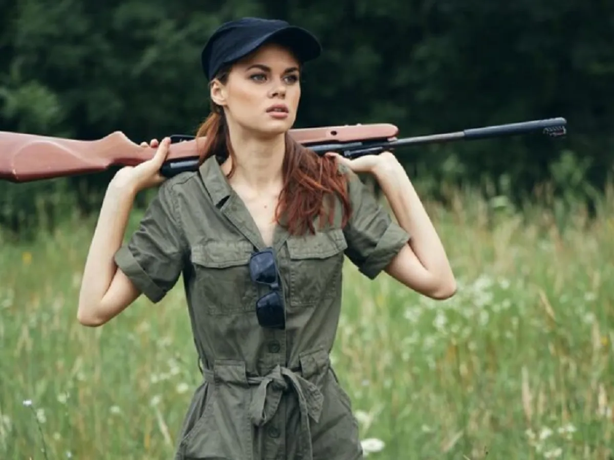 130.000 de români dețin arme legal acasă. 2.000 au încălcat legea. În ce județe sunt cei mai mulți „pistolari”