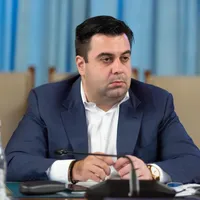 Cum achită Răzvan Cuc 3.000€ rate, la un venit de 2.300€ - Foto: INQUAM PHOTOS / Mircea Manole