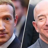 În aceeași zi, Zuckerberg a pierdut 29 mld. $, iar în buzunarele lui Bezos au intrat 20 mld. $. / Foto: pmnewsnigeria.com