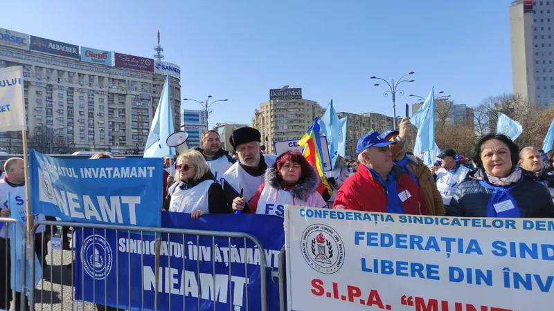 Profesorii amenință că boicotează începutul anului școlar. Hăncescu: „Se pierd 15.000 de posturi” - Foto: Facebook/ FSLI (rol ilustrativ)