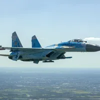VIDEO Avioane SU-27 lovesc armata rusă de pe Insula Șerpilor. Bombe, aruncate de la joasă înălțime  / Aero Time
