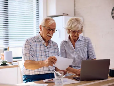 4 zile de foc pentru pensionari. Strategia in 2 pași prin care PSD vrea să crească pensiile. Pleacă Bolojan?