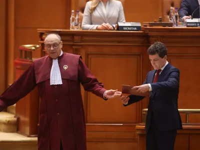 VIDEO Pot fi organizate alegeri anticipate cu guvern interimar și Parlament dizolvat?