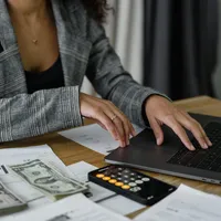 Care sunt cei 1,5 milioane de români care vor primi 400 de lei în plus la salariu din vară Foto: Pexels (fotografie cu caracter ilustrativ)