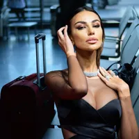 Mădălina Ghenea prădată în aeroportul din Roma. Hoții i-au valiza plină cu bijuterii de lux - FOTO: Profimedia