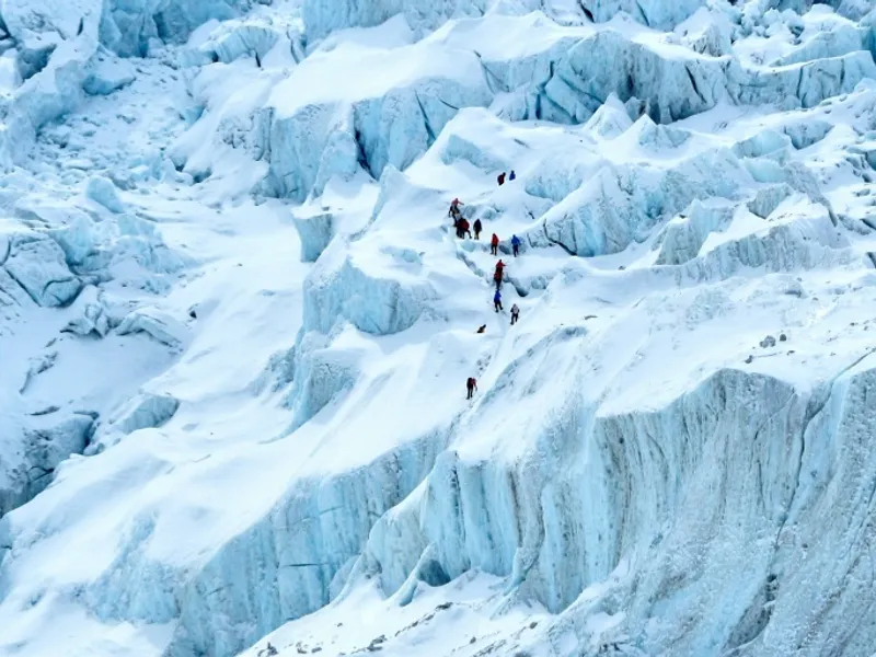 Doi alpinişti străini, un american şi un elveţian, au murit pe Muntele Everest. / Foto: bangkokpost.com