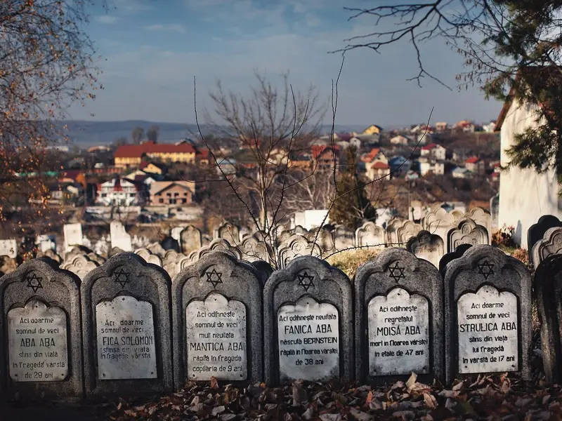 Cimitirul evreiesc din Iași. Foto Mugur Vărzariu