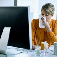Dacă ești bolnav poți fi concediat Foto: Freepik.com - rol ilustrativ