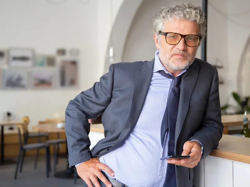 Tăierea pensiei speciale cu 15%, respinsă de Senat. Bolojan a găsit altă formulă mai „eficientă” - Foto: Freepik (Imagine cu rol ilustrativ)