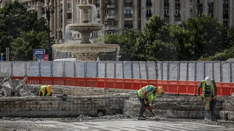 Un mit spulberat de Eurostat: Românii muncesc cel mai mult din UE. Foto Inquam Photos
