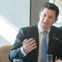 Un fost europarlamentar și-a decontat ilegal transport de 50.000 €. Cum a scăpat de proces. - Foto: epochtimes-romania.com