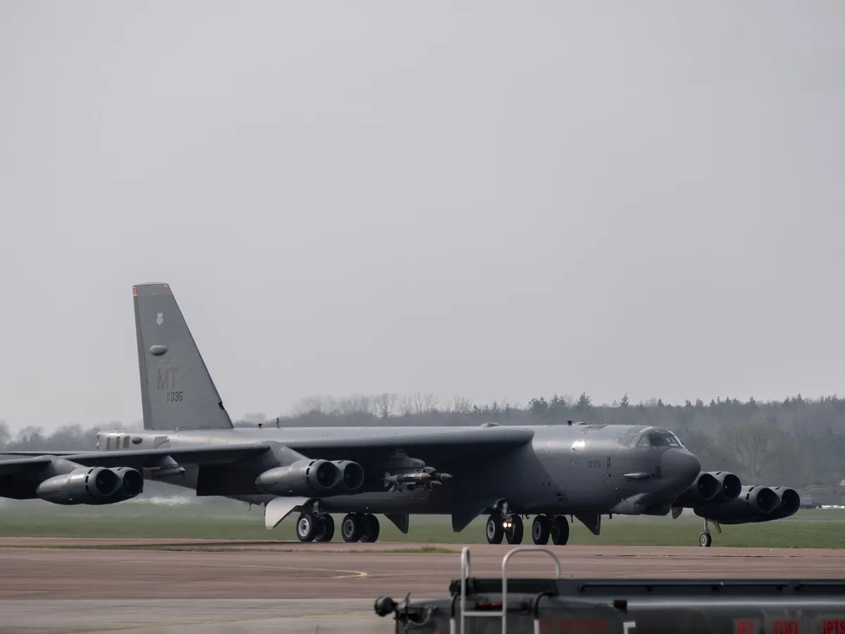 The Telegraph: Marea Britanii, în alertă de război. Iranul amenință că va ataca baza RAF Fairford