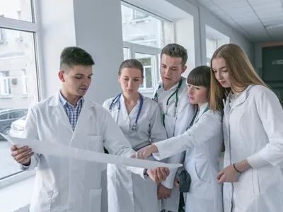 Ce pățesc medicii rezidenți când intră în sala de operații? Unii se sperie tare și vor să renunțe - Foto: Freepik (rol ilustrativ)