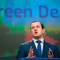 EXCLUSIV Comisarul european pentru mediu: România poate adopta un oraș ucrainean pe care să-l refacă / Profimedia