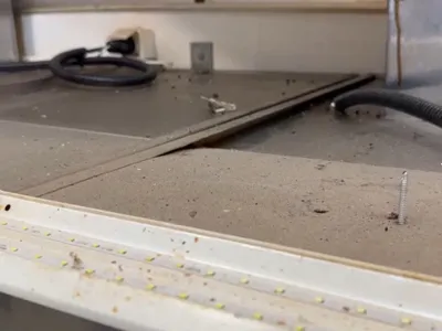 Mizerie, gândaci, produse expirate, în restaurantele și hotelurile de pe Valea Prahovei - Foto: captură video