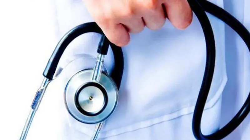Doi medici cu funcţii de conducere în spitale, în incompatibilitate şi conflict de interese. / Foto: indiatvnews.com