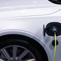55% dintre consumatorii europeni intenționează să cumpere vehicule electrice în următorii 2 ani. Foto Pexels.com