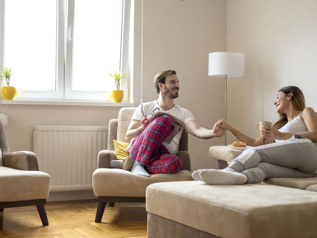 Nu faceți niciodată aceste 10 lucruri în casa altcuiva. Oaspeții care depășesc limitele lasă impresii proaste