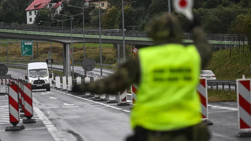 Austria scoate cifre care ne dau interzis pe viață, în Schengen - Foto: Profimedia Images