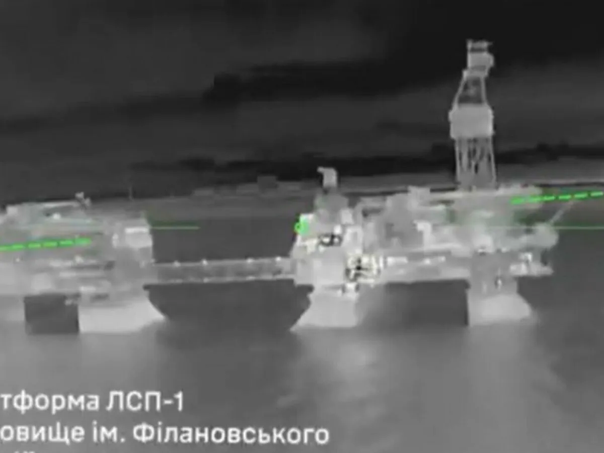 Armata ucraineană a atacat în Marea Caspică și a avariat trei platforme petroliere rusești