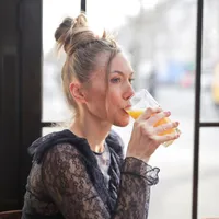 Băutura iubită de români care îngrașă și provoacă diabet. Nu conţine strop de zahăr. Costă 9 lei - Foto: Freepik (imagine cu rol ilustrativ)
