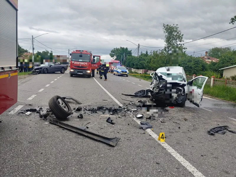 Accident cu 6 victime pe E85. Unul dintre șoferi a intrat cu mașina pe contrasens Foto: ISU Neamț