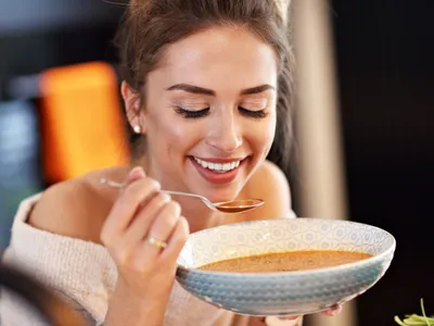 Care este cea mai bună supă – cu roșii, pui sau fasole? Ajută la răceală și reduce inflamația din corp - Foto: Freepik (Imagine cu rol ilustrativ)